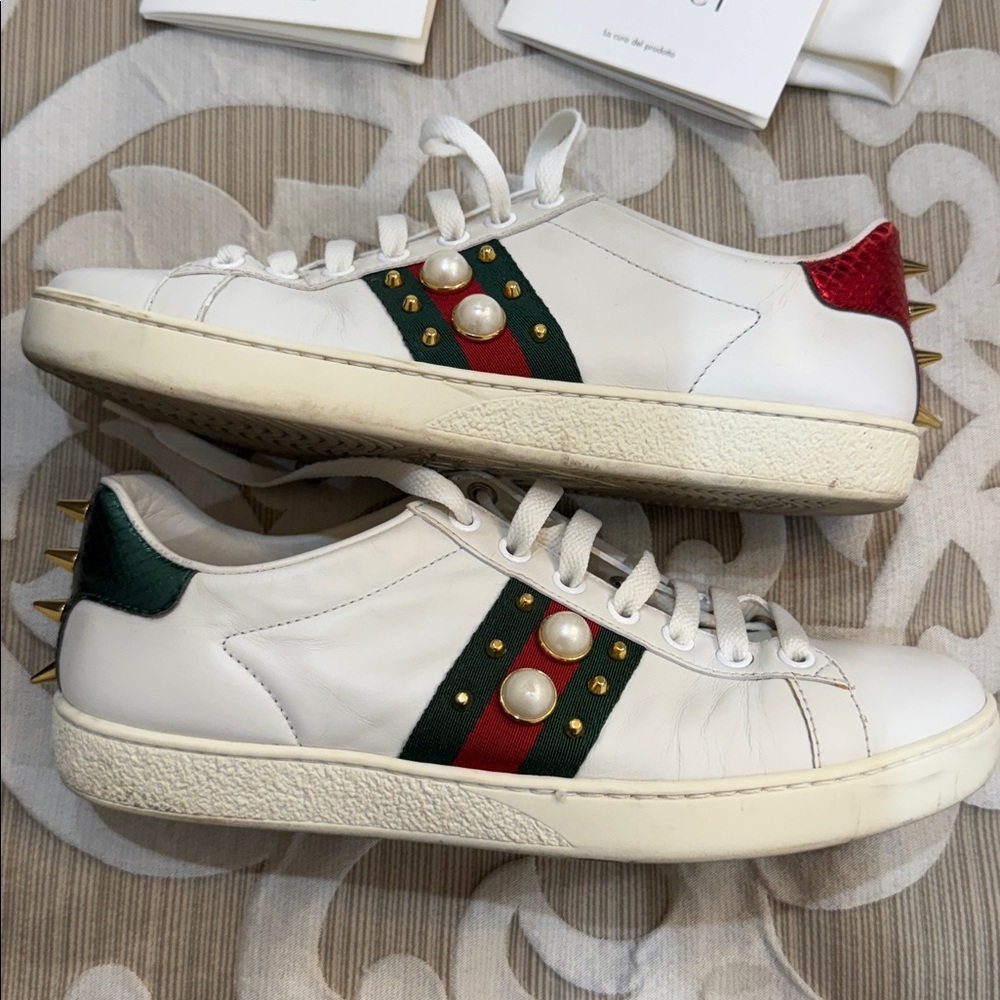 Gucci White Sneakers with Green and Red Accents